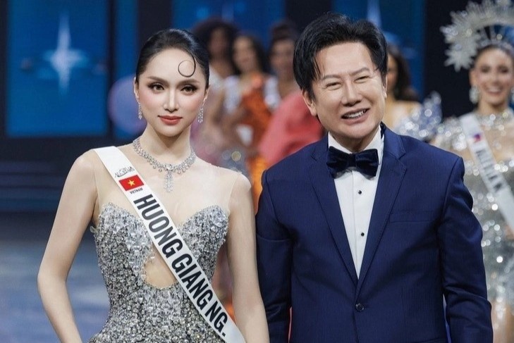 Hoa hậu Hoàn vũ hỗn loạn 