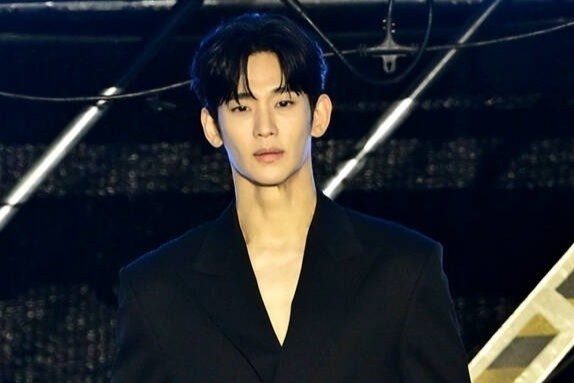 Hình ảnh 'hốc hác' của Kim Soo Hyun