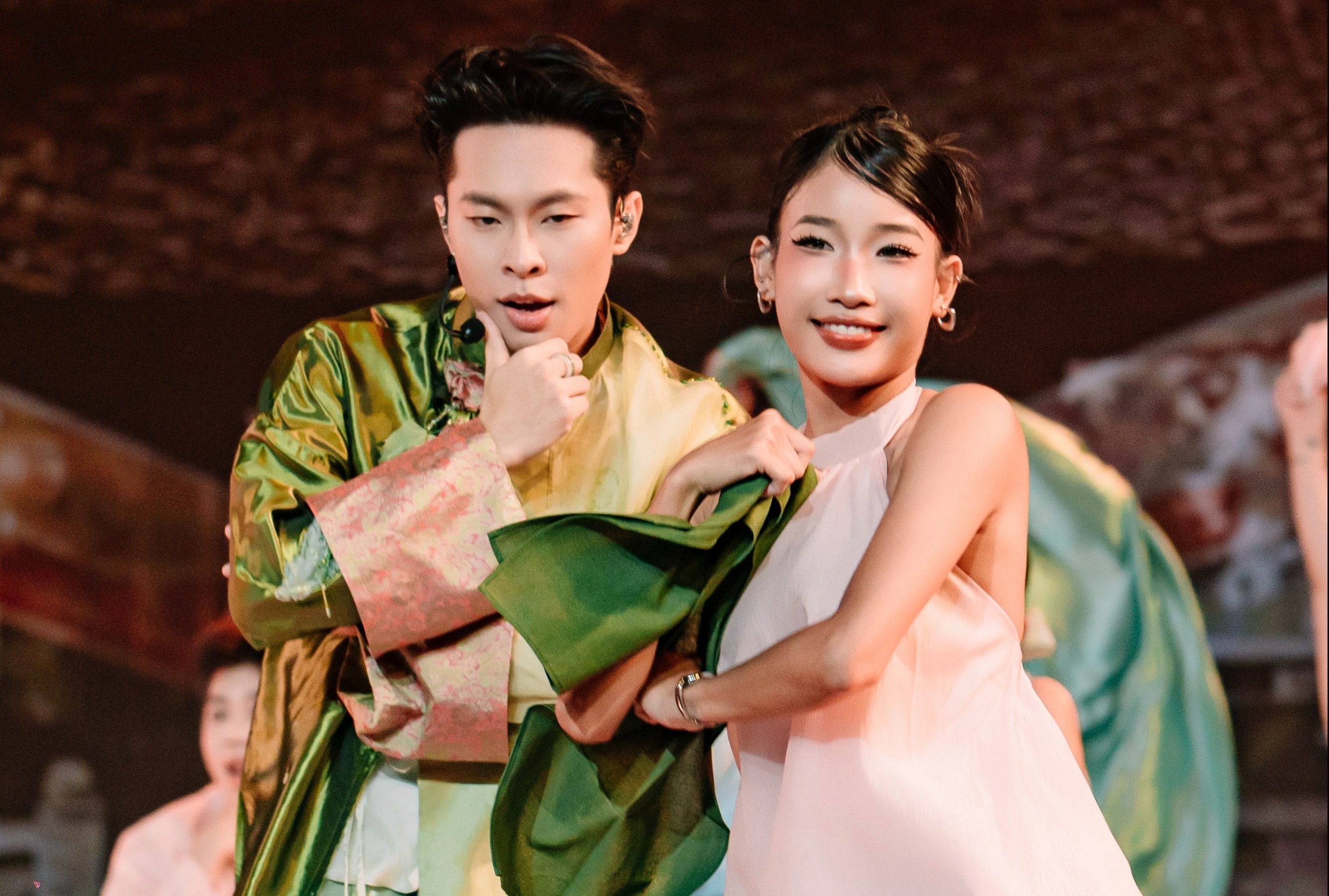 16 ca sĩ Việt bước vào vòng đấu căng thẳng nhất