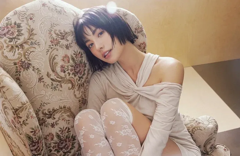 'Mỹ nhân đẹp nhất thế giới' hẹn hò T.O.P