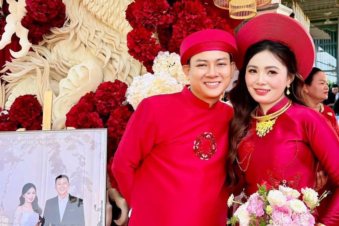 Hoài Lâm đón cô dâu Ngọc Trinh về nhà