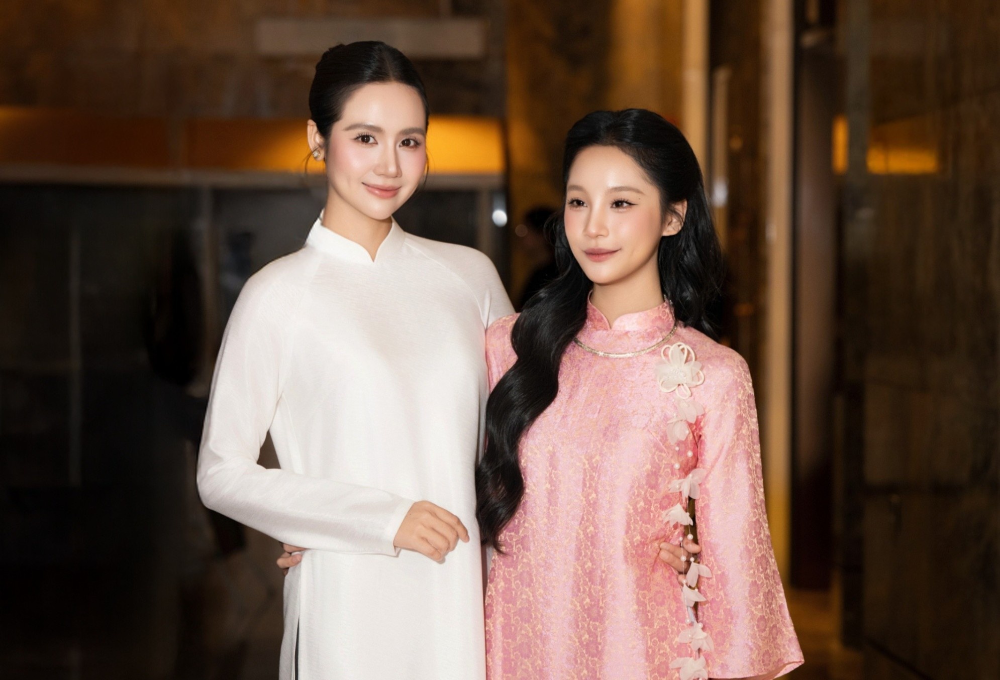 Thu H&agrave; Ceri ảnh 3