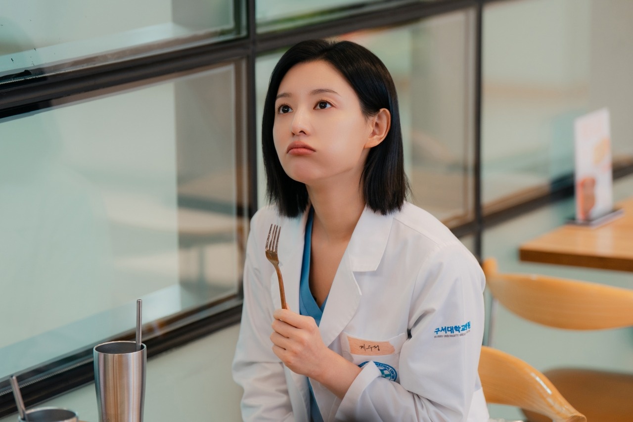 Kim Ji Won ảnh 2