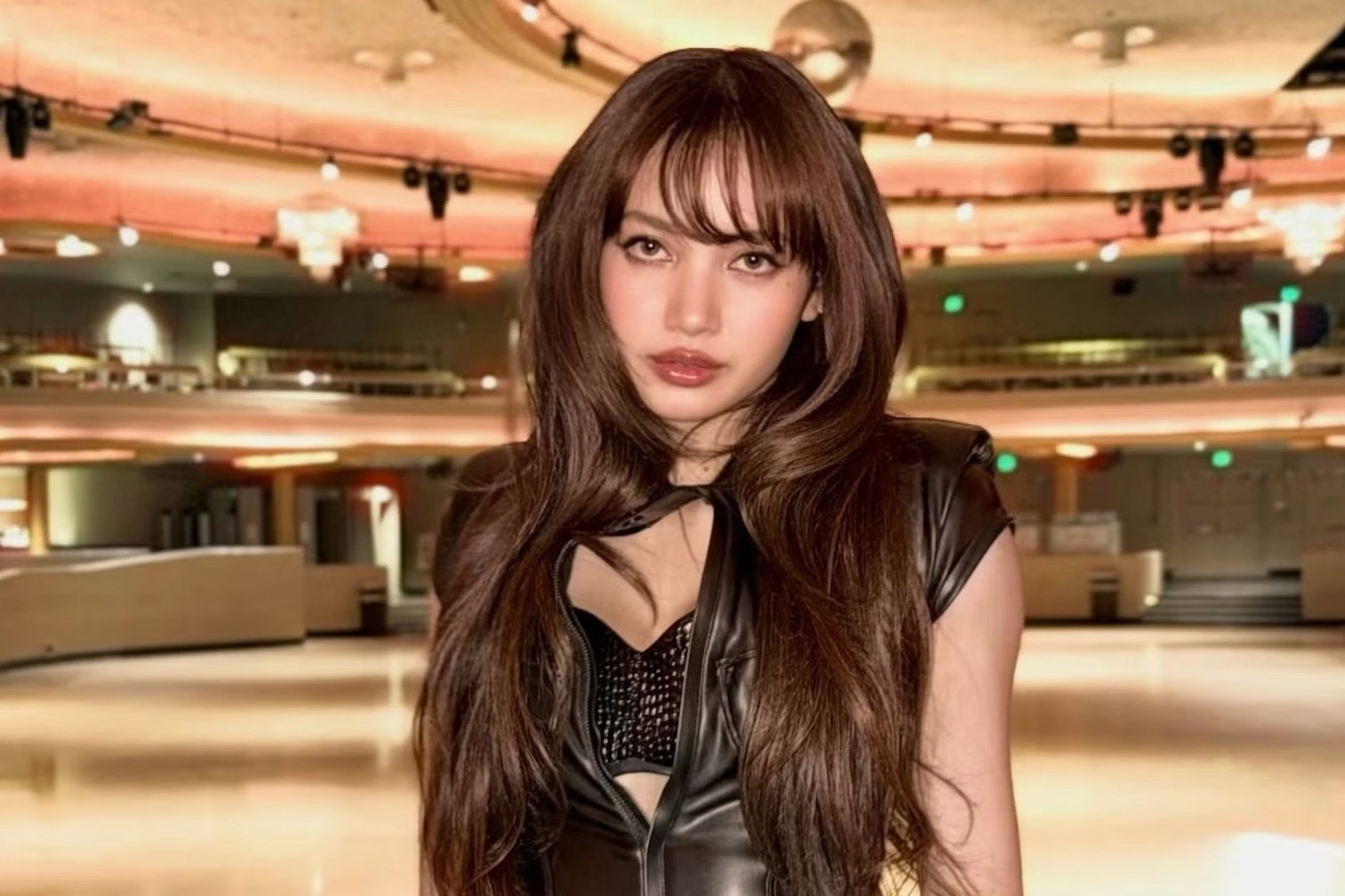 Lisa (BlackPink) gây tranh cãi