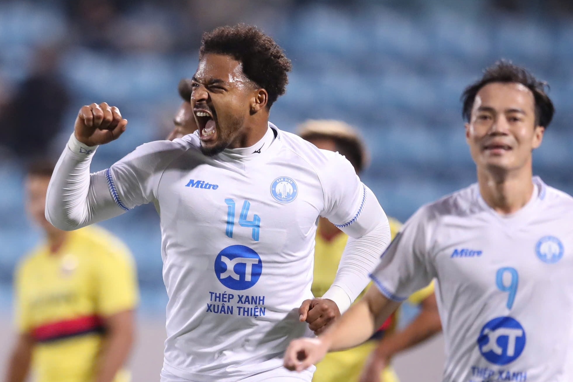 Xuan Son mang lai nhieu giai phap cho tuyen Viet Nam hinh anh