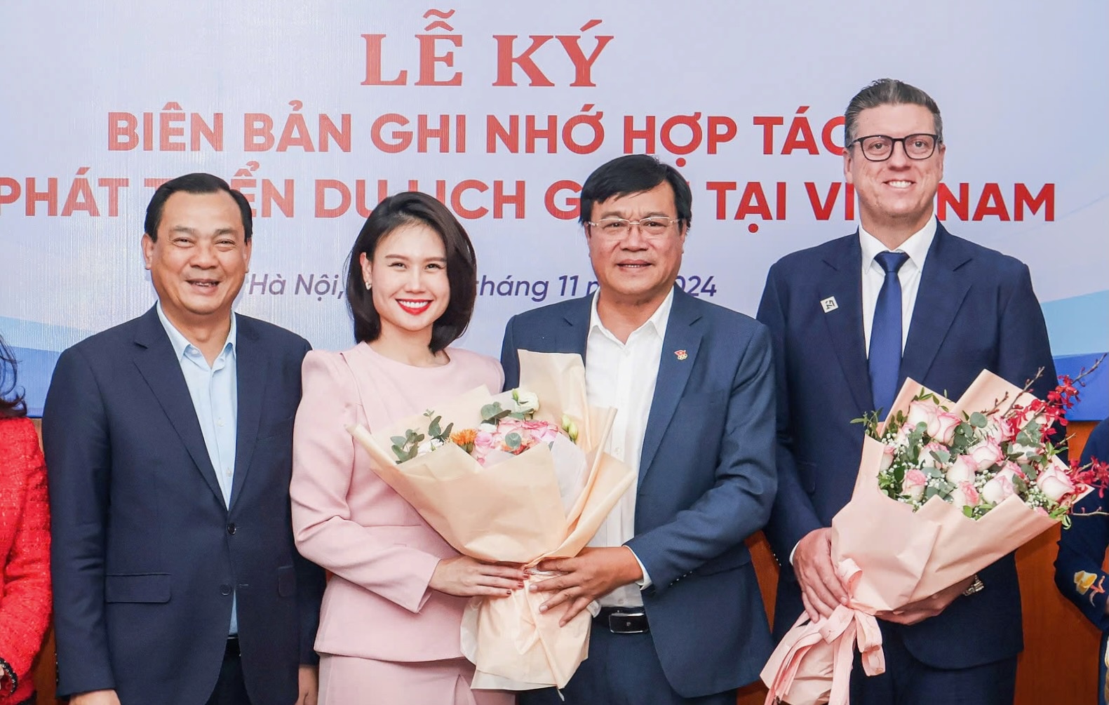 Du lich golf Viet Nam chuyen minh tich cuc hinh anh