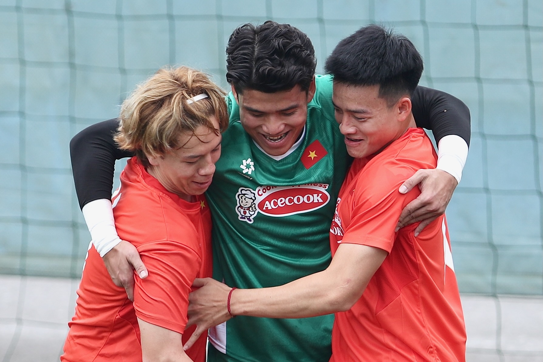 Thanh Nhan khen Viet kieu Viktor Le ky thuat hinh anh