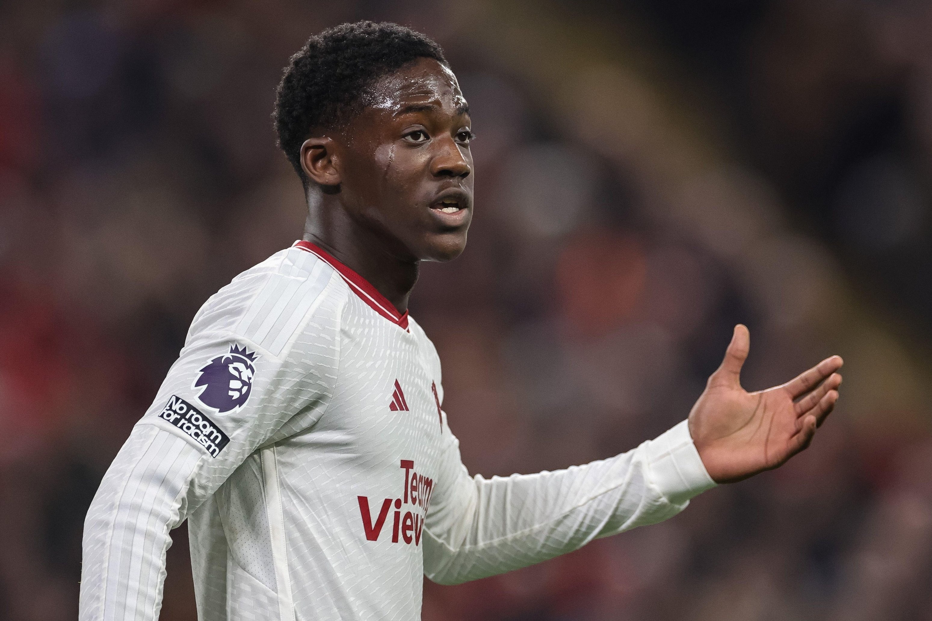 Mainoo thanh tam diem chi trich hinh anh