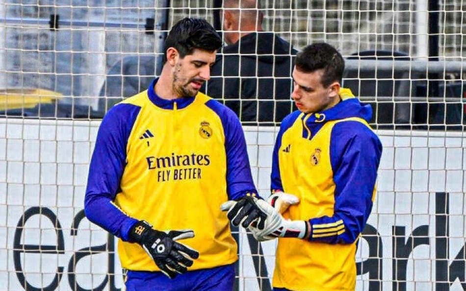 Courtois day Real Madrid vao the kho xu hinh anh