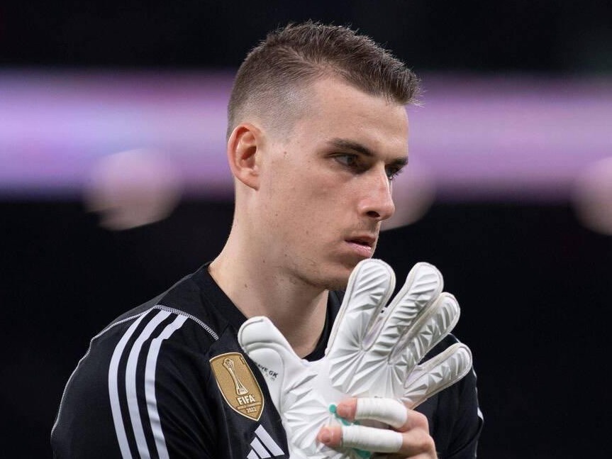 Dong thai cua Real Madrid voi Lunin hinh anh