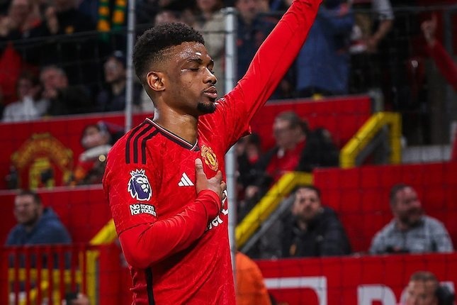 Diallo toa sang, Antony bi reo ten hinh anh