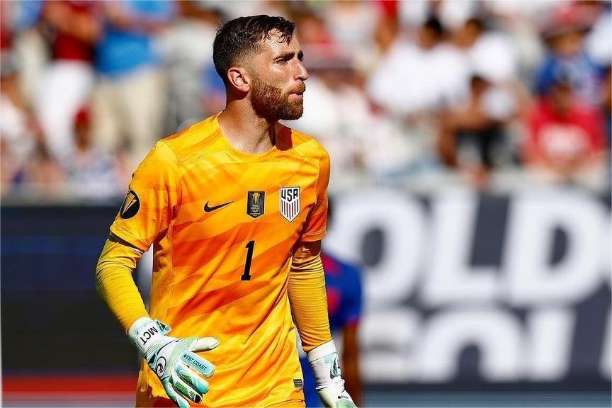 Thu mon vo danh gay an tuong truoc dan sao Brazil hinh anh