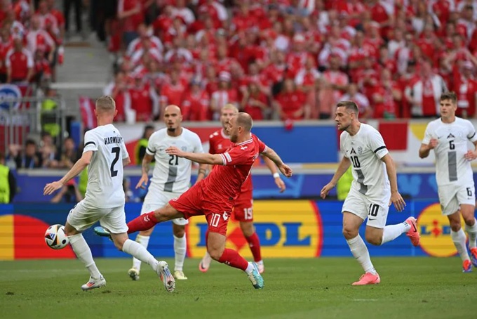 Eriksen ghi bàn ảnh 1 Eriksen ghi ban anh 1