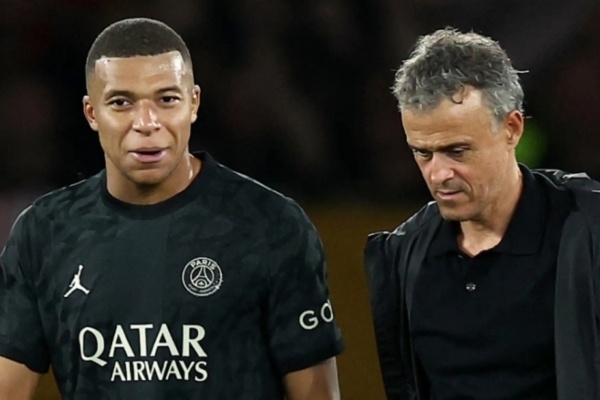 Mbappe 'da xoay' PSG hinh anh