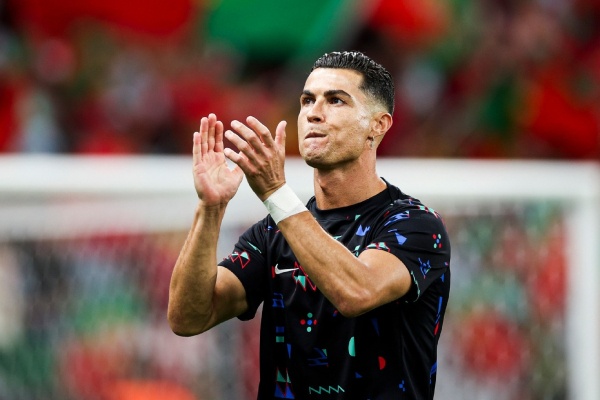 Ronaldo len tieng sau khi roi EURO 2024 hinh anh