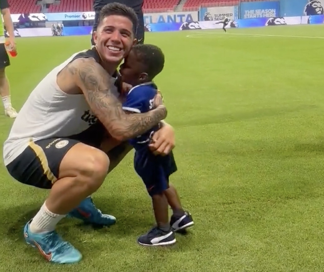 CDV Chelsea benh vuc Enzo hinh anh