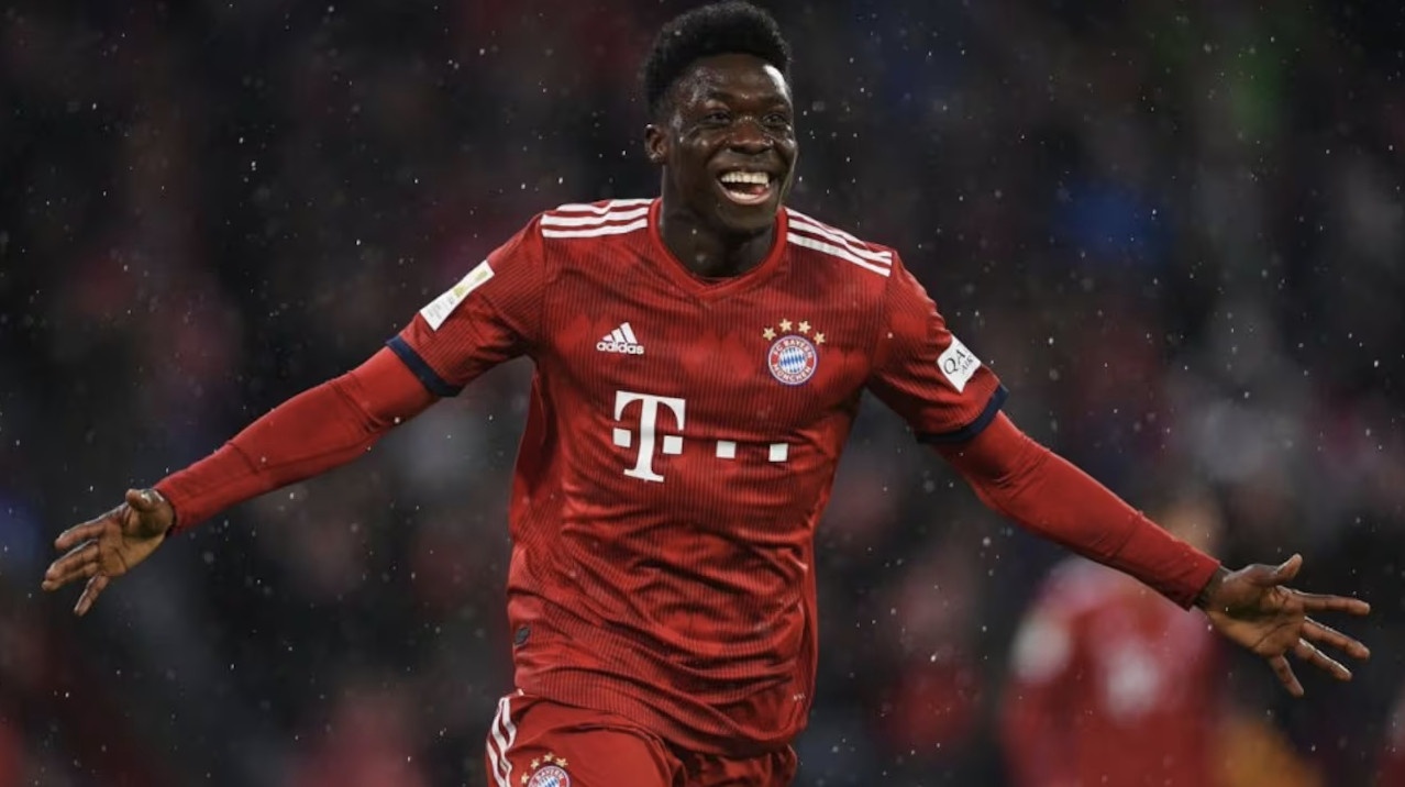 Alphonso Davies co the roi Bayern hinh anh