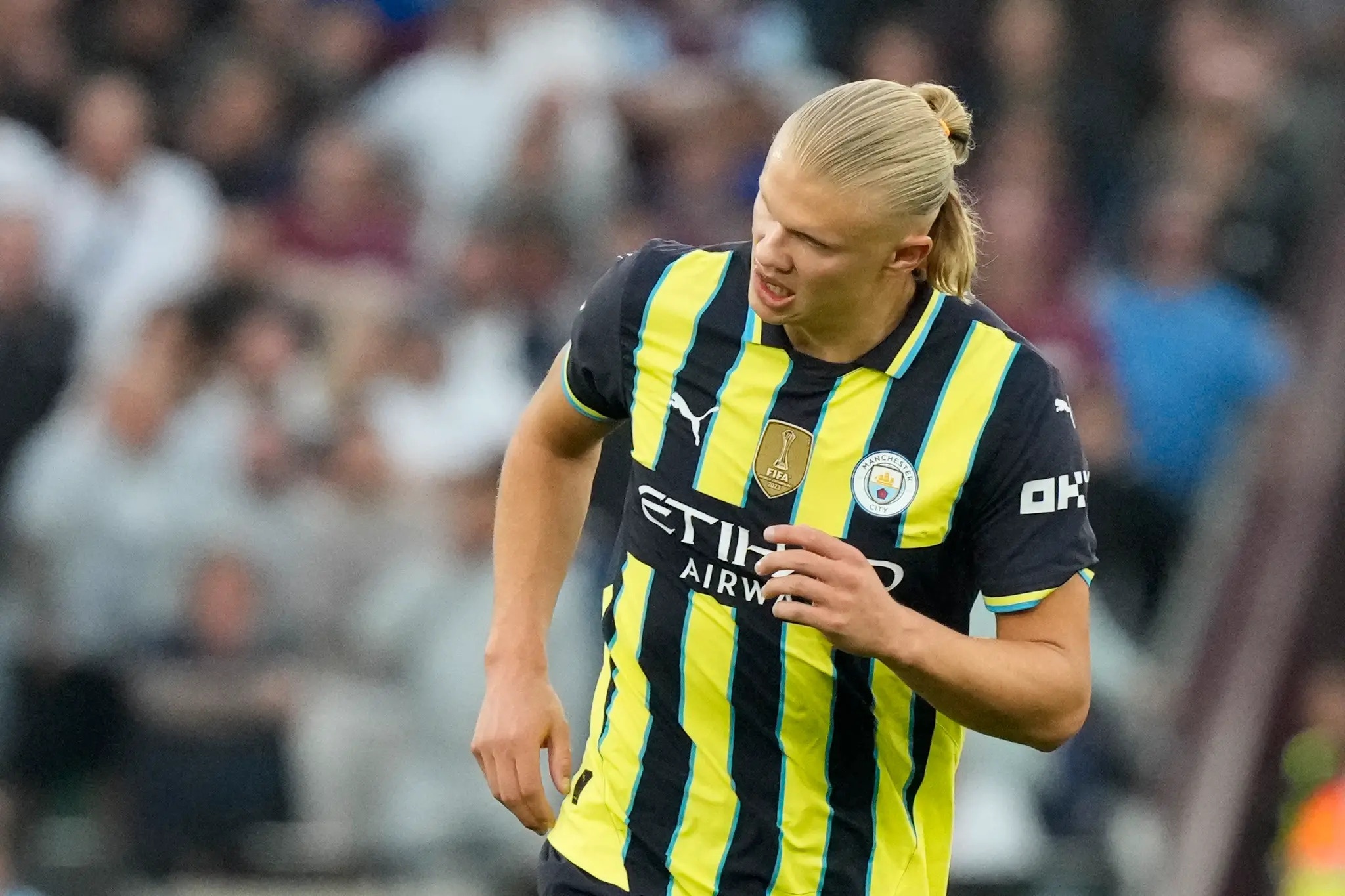 Haaland gay sot nho phong ngu hinh anh