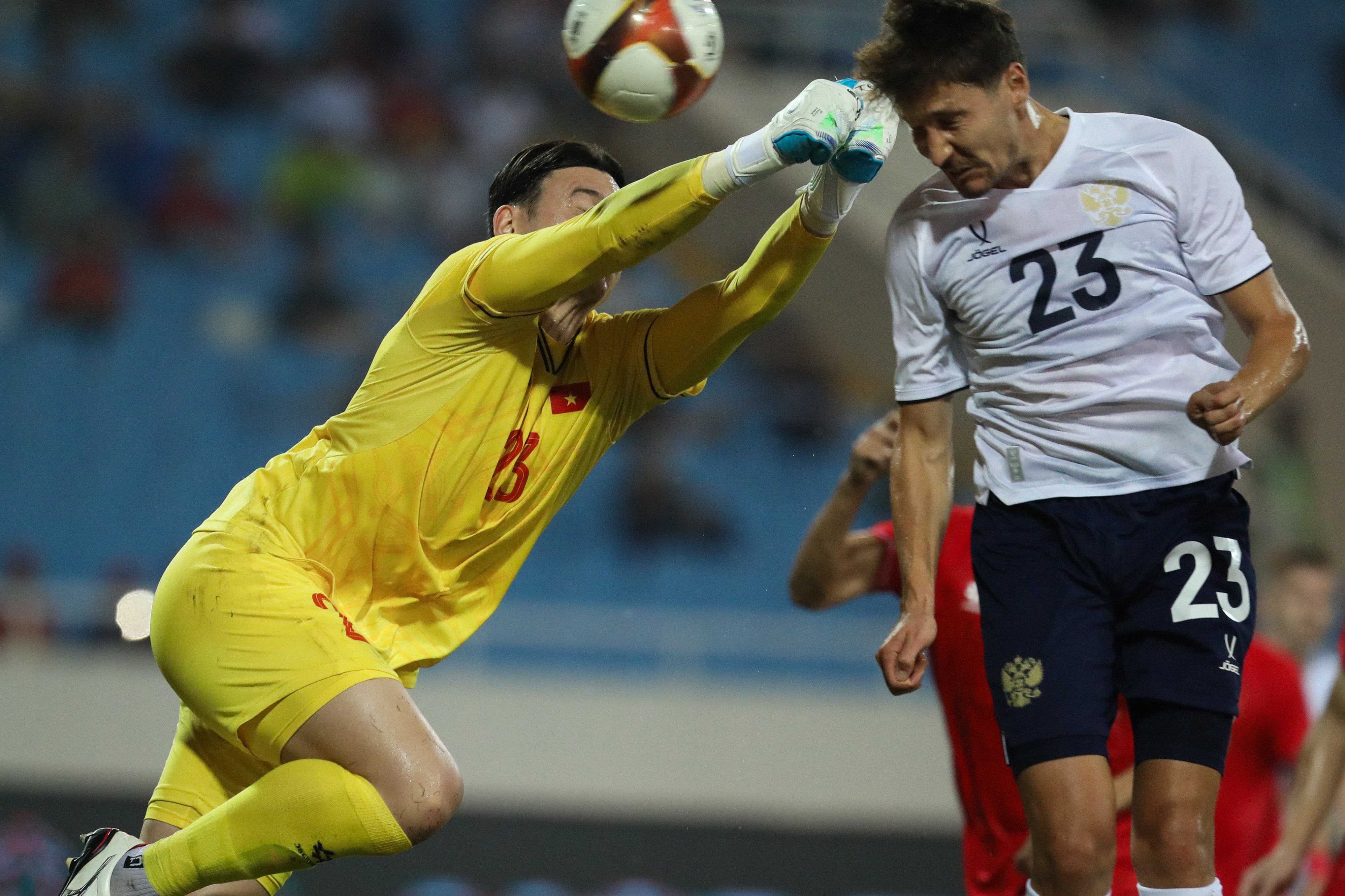 Bao Nga viet gi sau tran thang tuyen Viet Nam? hinh anh