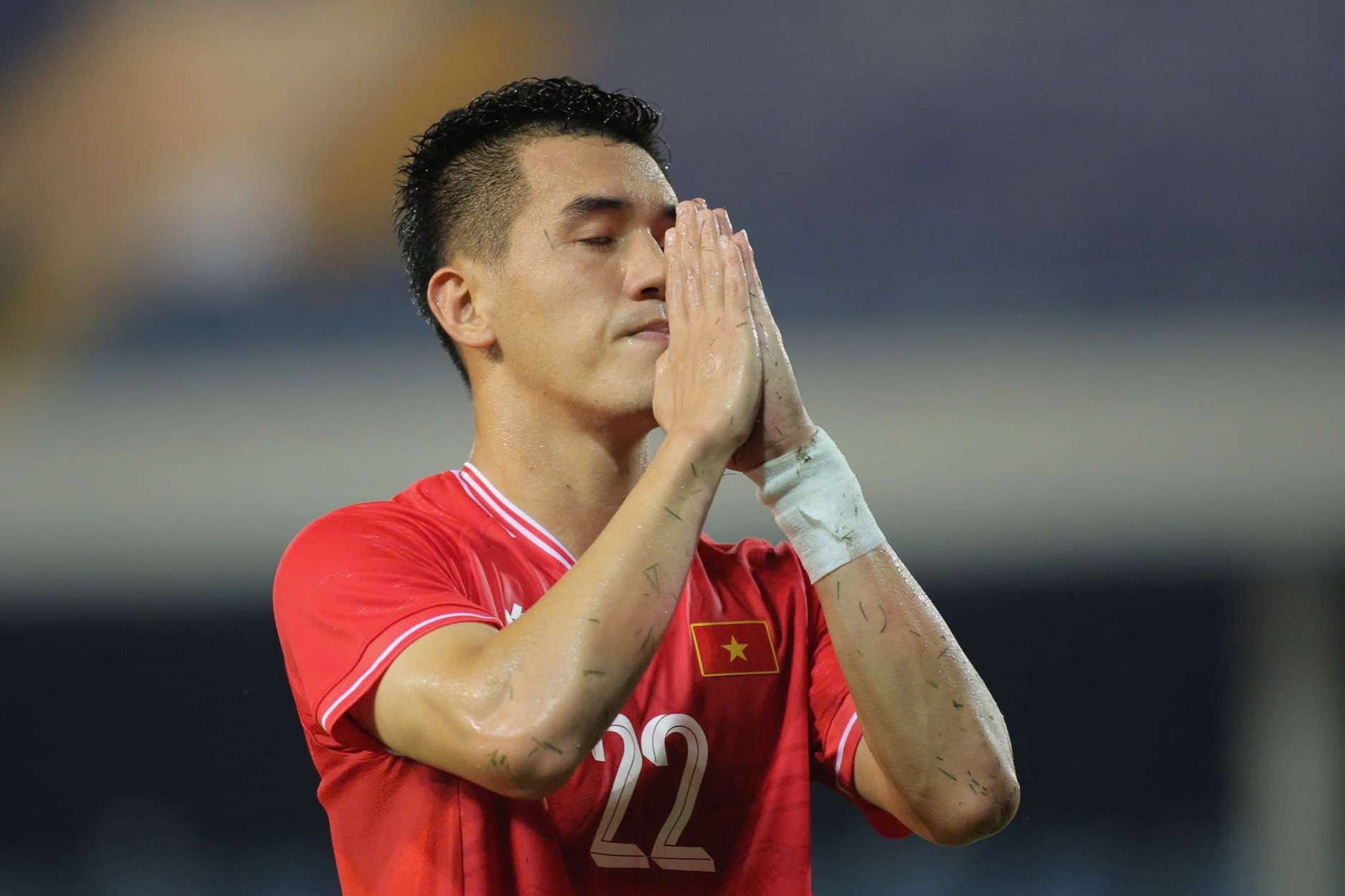 Tien Linh tuong nho nan nhan bao lu hinh anh