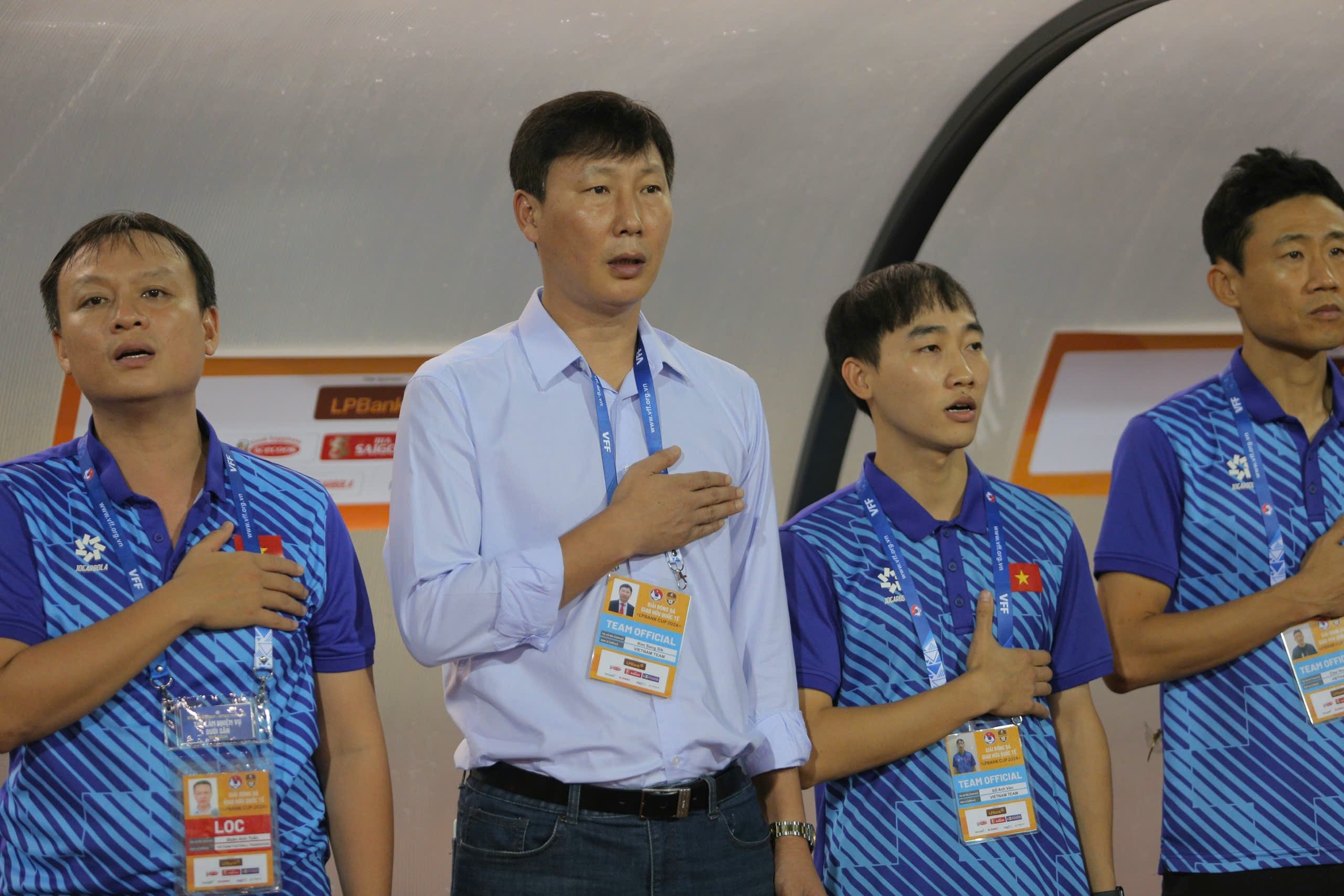 Tuyen Viet Nam thi dau voi CLB cu cua HLV Kim hinh anh