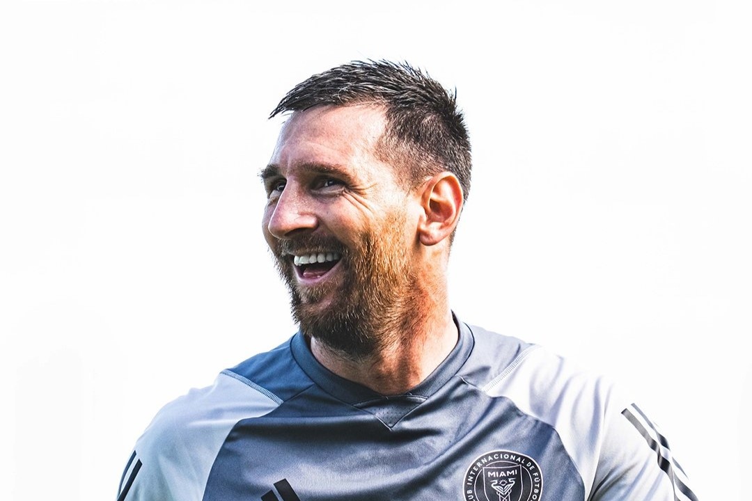 Messi binh phuc hinh anh