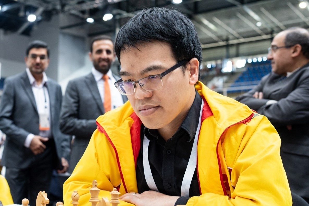 Co vua Viet Nam cam hoa Na Uy hinh anh