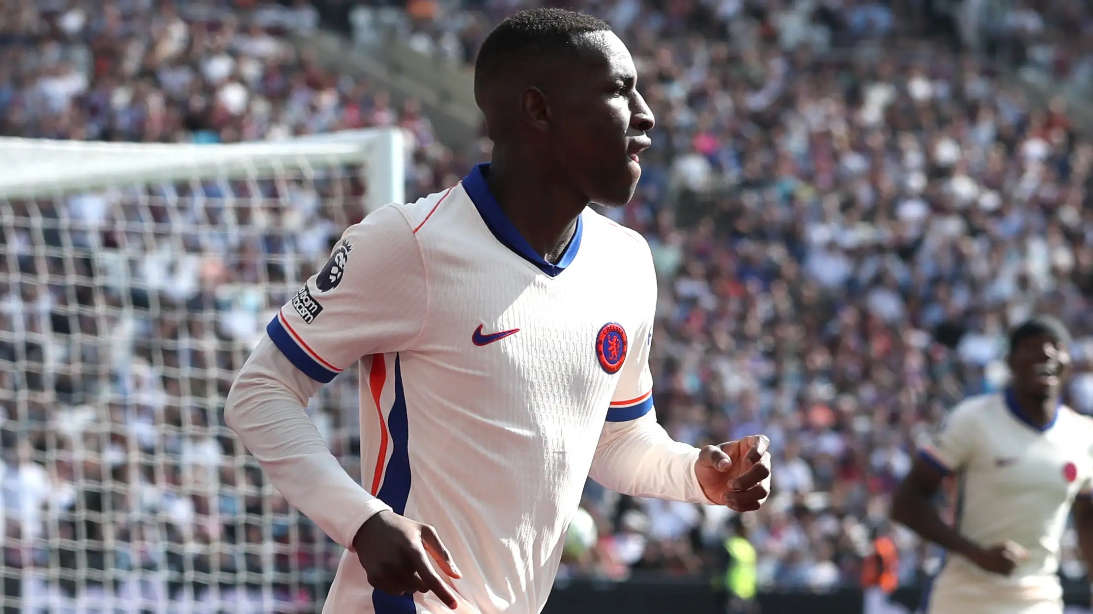 Nicolas Jackson toa sang, Chelsea nghien nat West Ham hinh anh