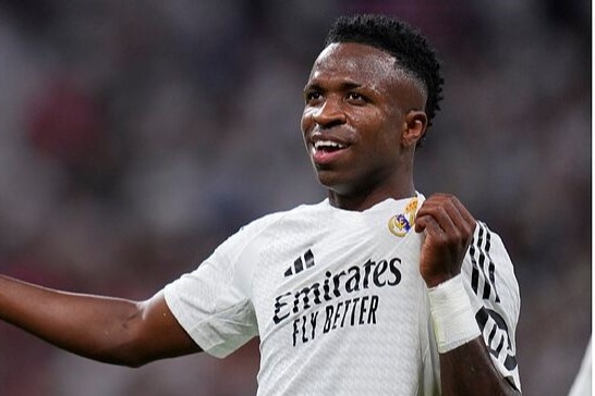 Pha bong khien dan mang day song cua Vinicius hinh anh