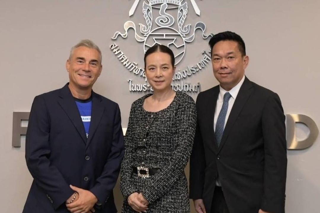 Madam Pang khich le tuyen futsal Thai Lan hinh anh