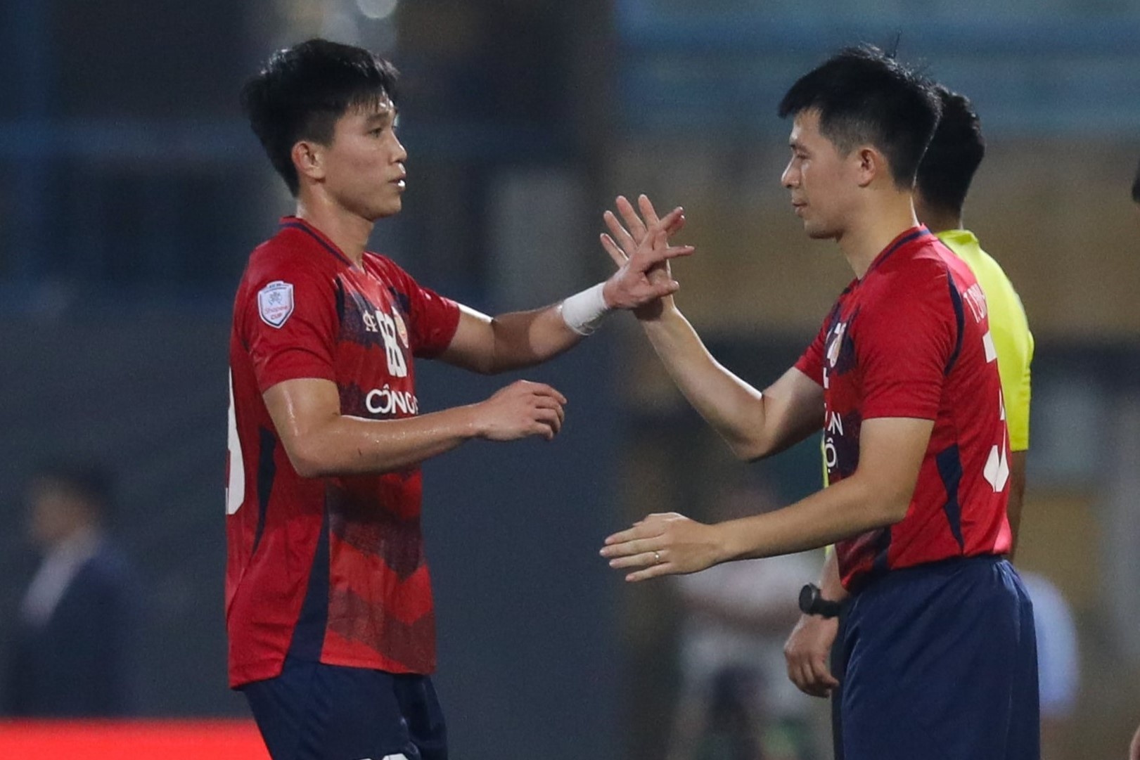 Dinh Trong tro lai sau chan thuong hinh anh