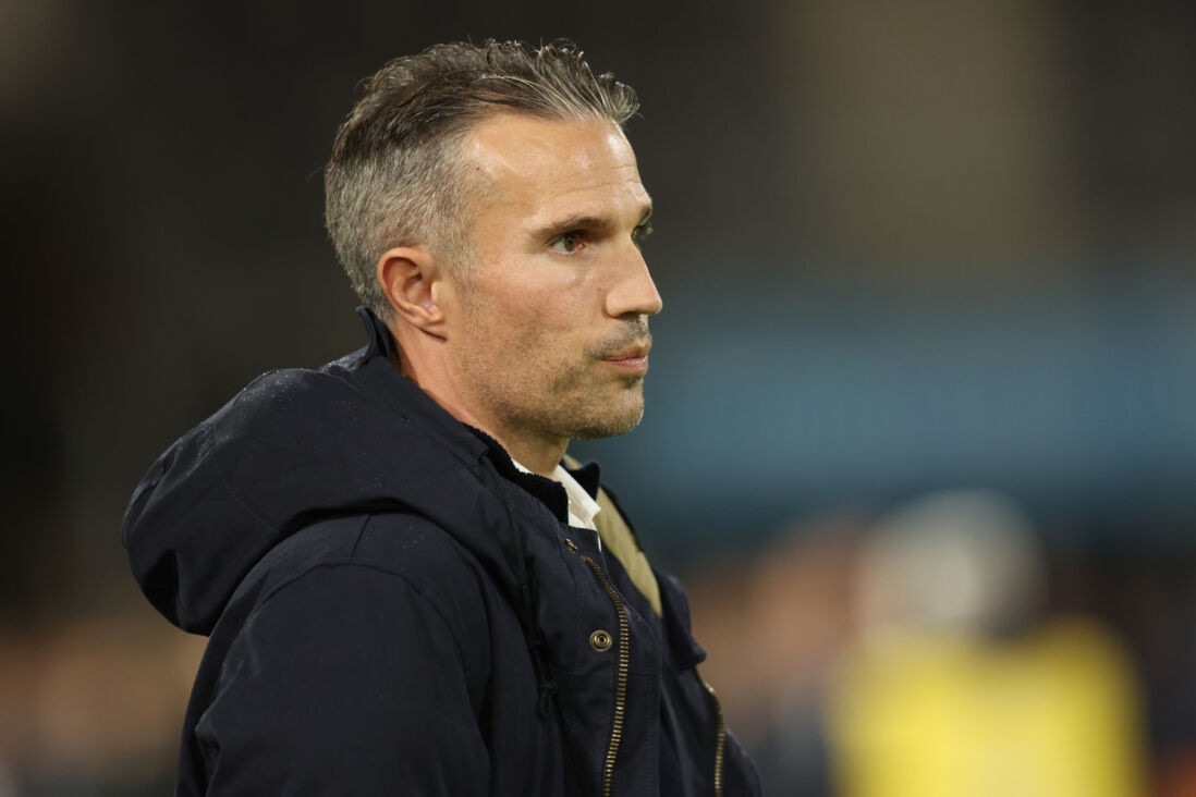 Van Persie noi gian hinh anh