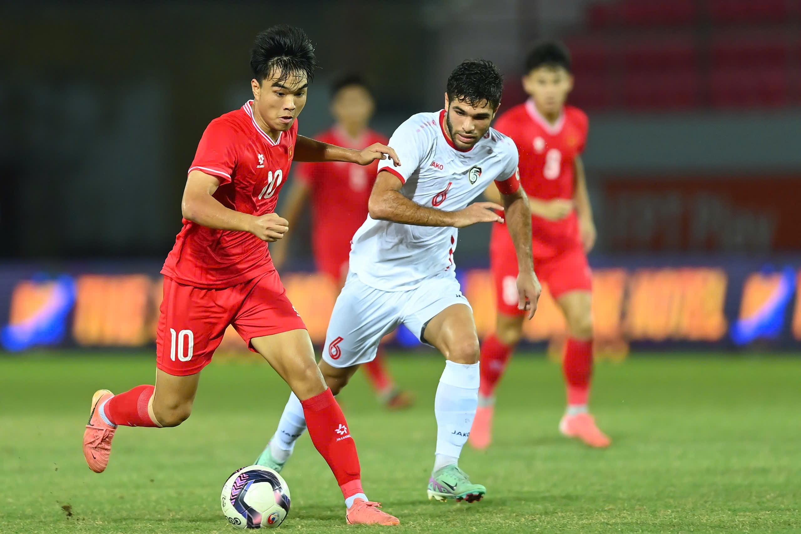 That bai cua U20 Viet Nam con hon ca mot buoc lui hinh anh