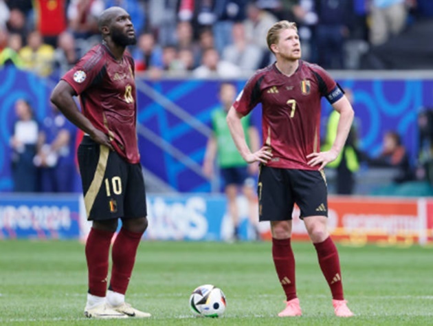 De Bruyne va Lukaku tu choi len tuyen Bi hinh anh