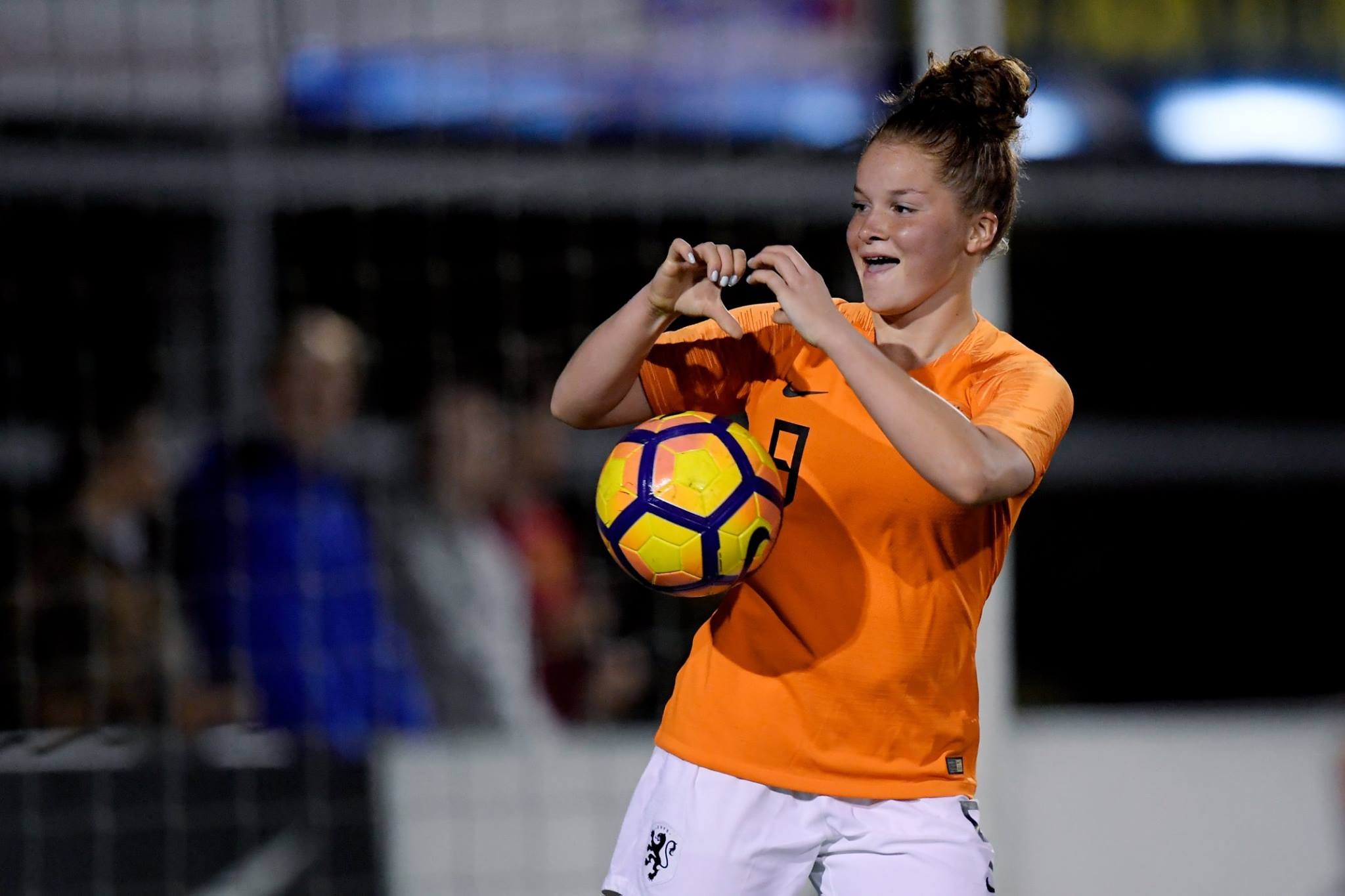 Bong da nu Indonesia de doa su thong tri cua Viet Nam, Thai Lan hinh anh