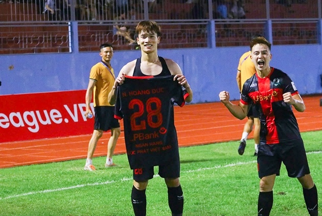 Hoang Duc, Van Lam cung toa sang, Ninh Binh thang tran mo man hinh anh