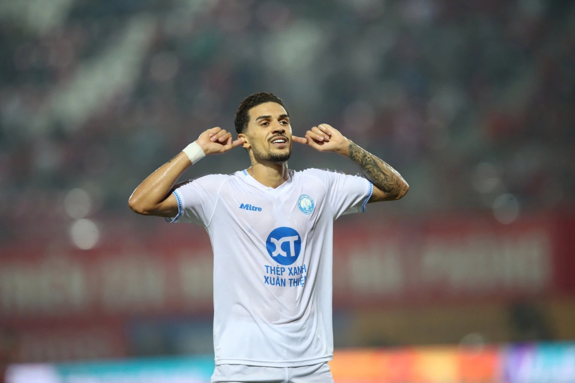 Highlights Hai Phong 1-2 Nam Dinh: Hendrio volley dep mat hinh anh