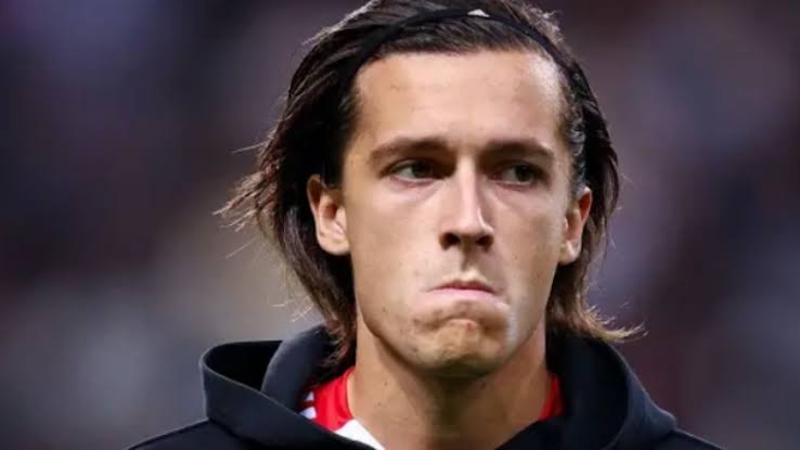 Alvaro Fernandez hanh phuc sau khi roi MU hinh anh