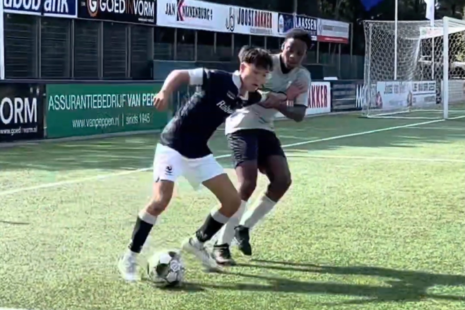 Cau thu goc Ha Lan duoc goi ve U17 Viet Nam hinh anh