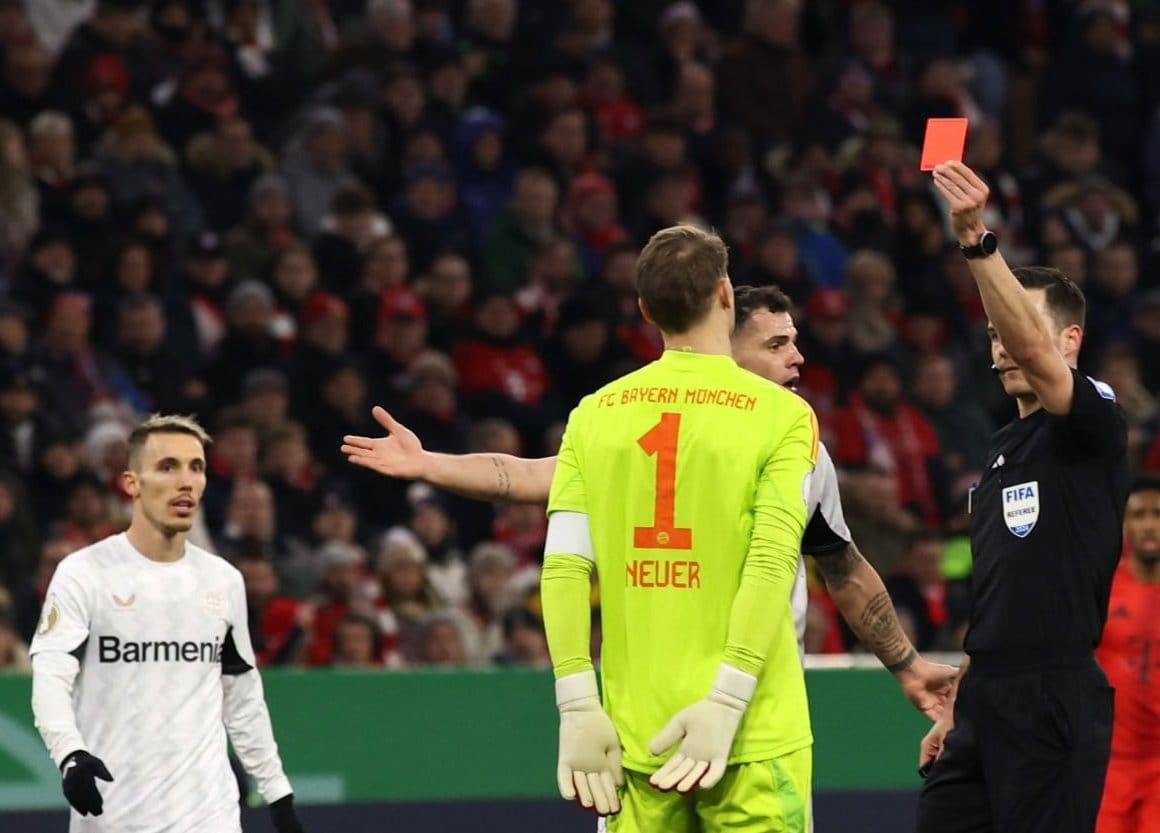 Neuer lan dau nhan the do hinh anh