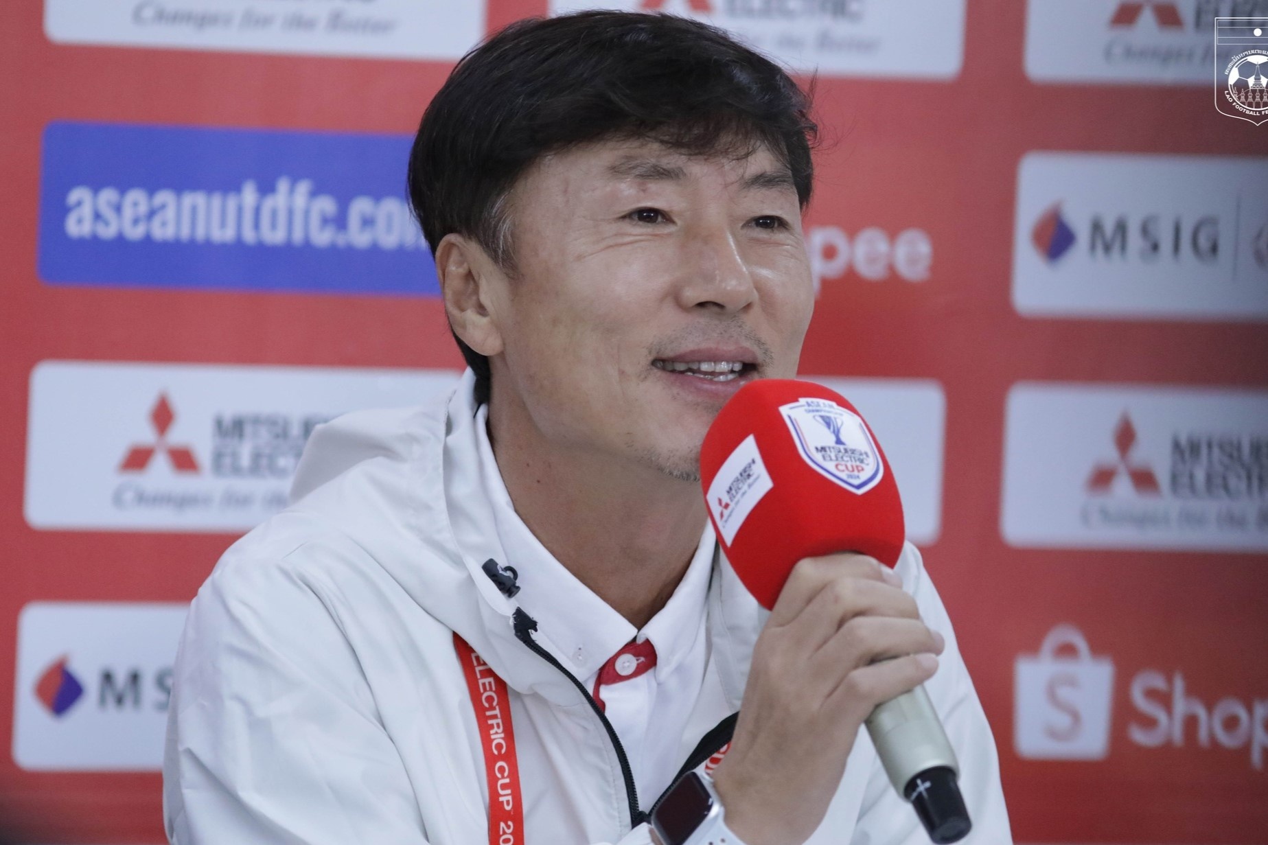 HLV Lao: Cau thu Lao tre khong kem Indonesia hinh anh