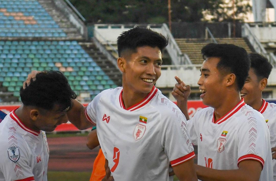 Highlights Myanmar 3-2 Lao: Them doi bi loai hinh anh