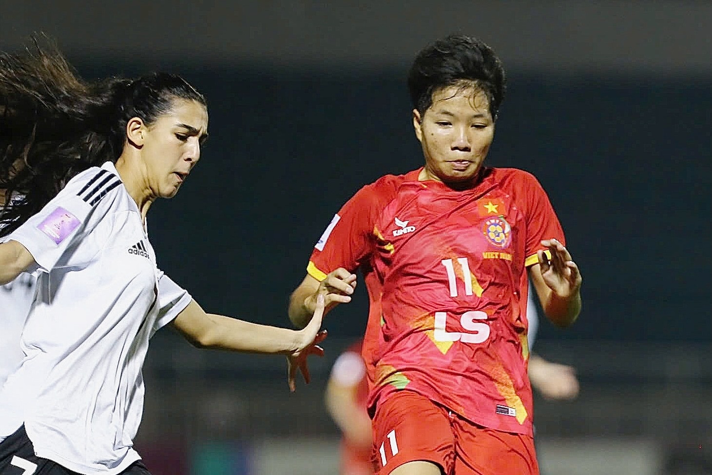 Cau thu nguoi dan toc duoc vinh danh sau tran thang lich su hinh anh