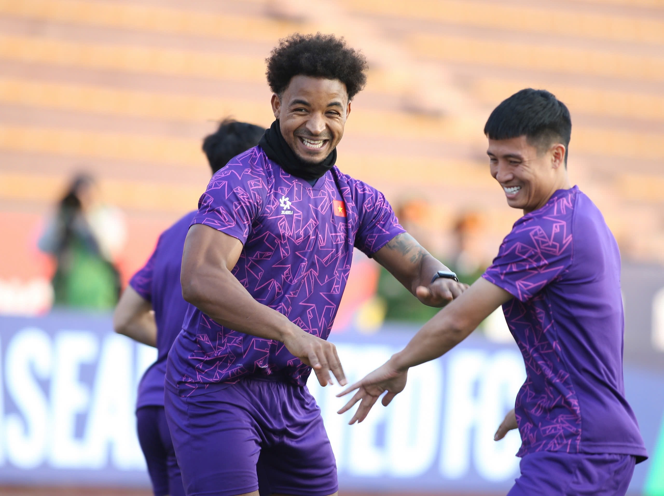 Xuan Son va dong doi trong buoi tap truoc tran ban ket luot ve hinh anh