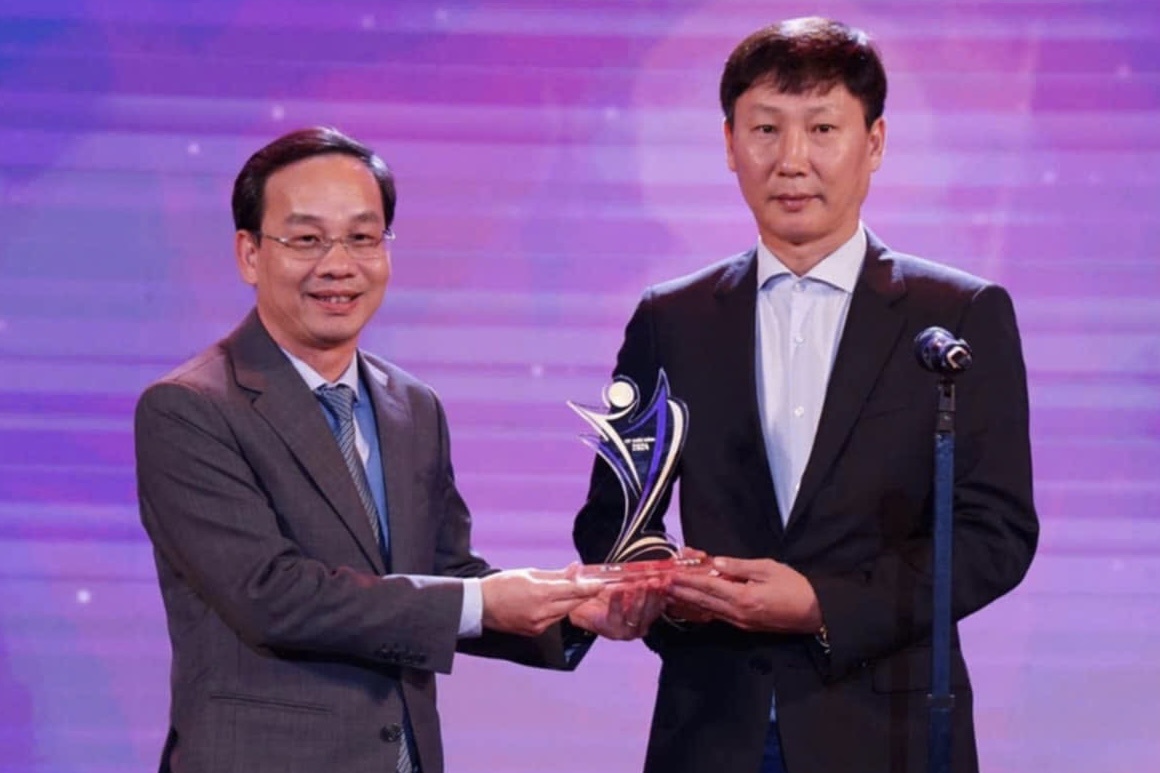 HLV Kim muon dua tuyen Viet Nam vuon tam chau luc hinh anh