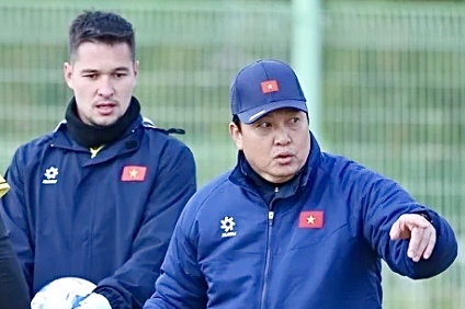 Tuyen Viet Nam chia tay HLV thu mon sau ASEAN Cup hinh anh