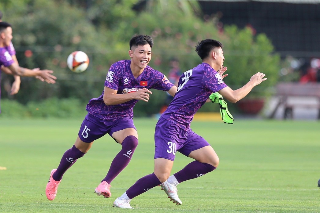 Xuan Son khong the du SEA Games 33 hinh anh