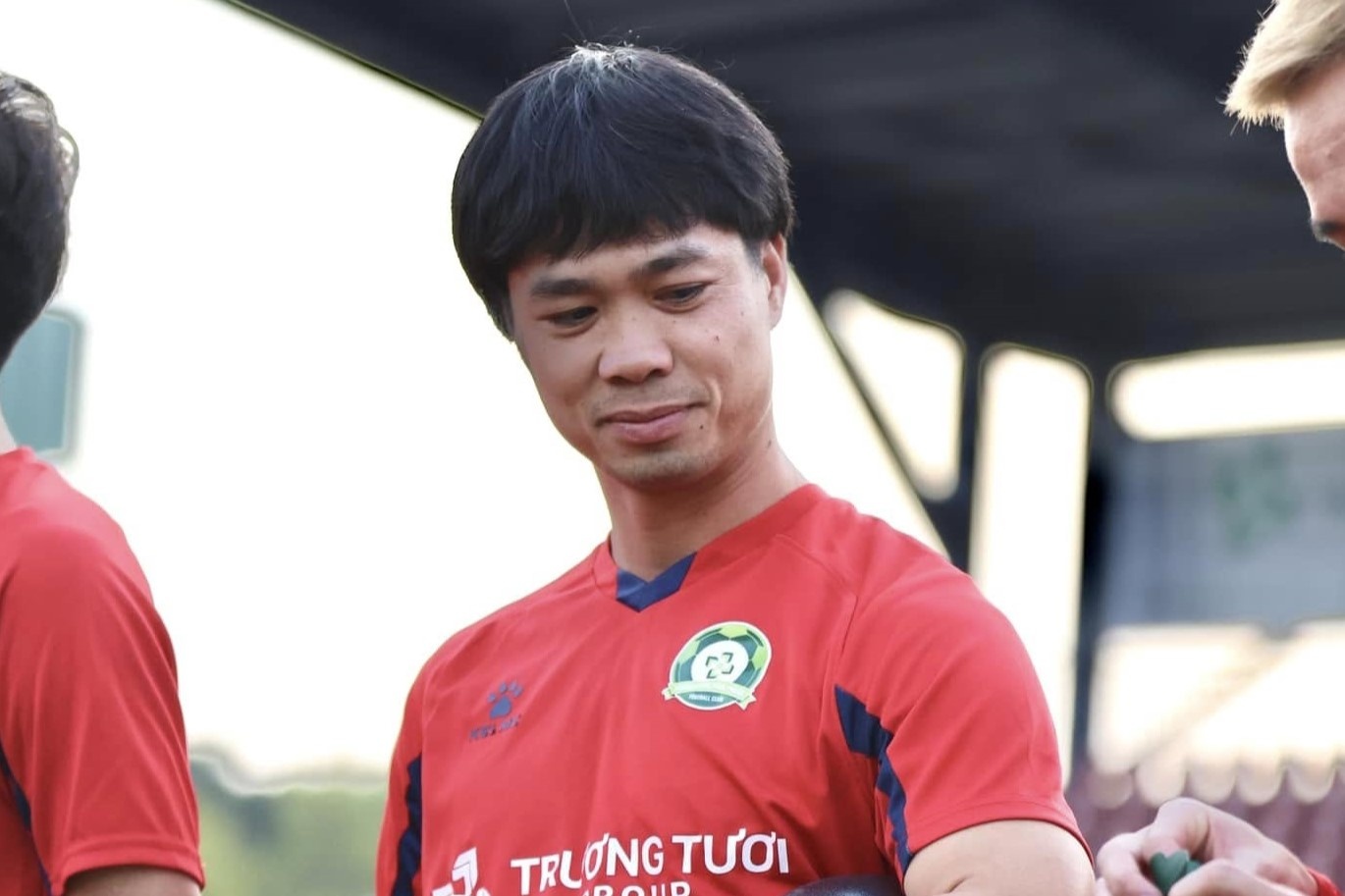 Cong Phuong nghi thi dau 1 thang hinh anh