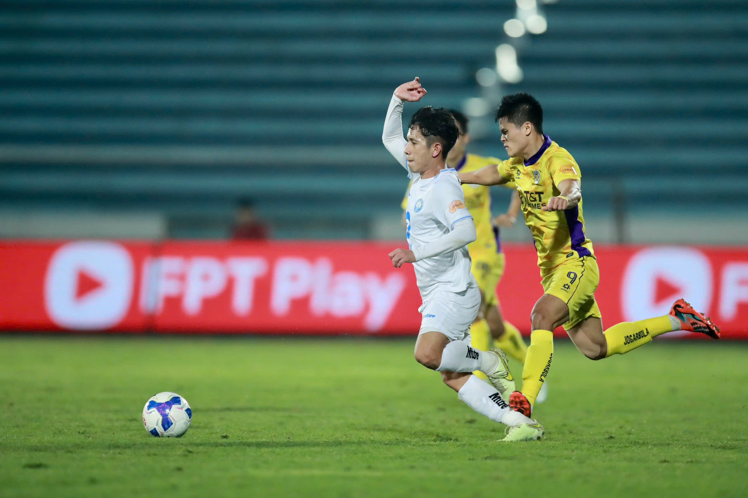 Pha dap chan Hong Duy khien Tuan Hai bi the do hinh anh