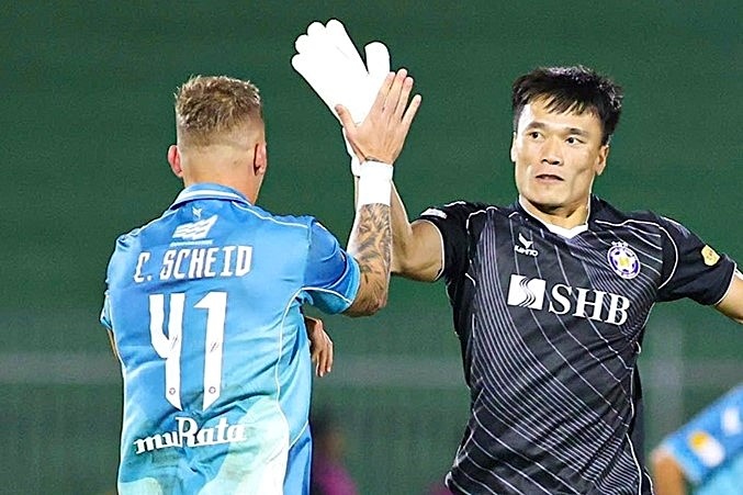 Bui Tien Dung choi hay trong ngay Da Nang thang tran hinh anh